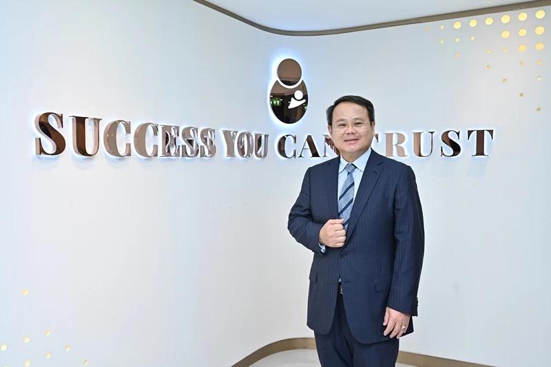 ‘SAFE’ รุกสร้างการเติบโตหลังเข้าเทรด ร่วมทุน รพ.ต่างชาติ เปิดคลินิกรักษาผู้มีบุตรยาก พร้อมเร่งขยายสาขาในไทยอีก 2 สาขา ตั้งเป้าปีนี้เติบโต 20-30% ประกาศชัดกลุ่มผู้ถือหุ้นใหญ่เดิม Lock up ทั้งหมด เกินกว่าเกณฑ์ตลาดหลักทรัพย์ตั้งแต่วันแรกที่ซื้อขาย ตอกย้ำมุ่งเติบโตตามแผน